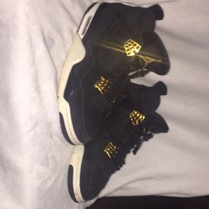 Retro Jordan 4 “Royalty”